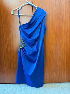One-Shoulder Royal Blue Evening Dress with Beaded Accent